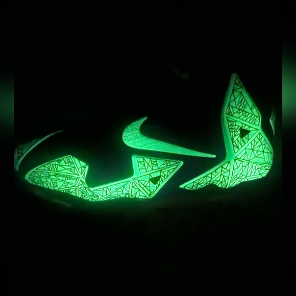Lebron XI - Picture 3 of 11